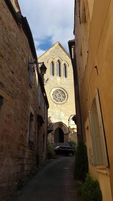 Aux Portes De L'Abbaye Saint Cyprien Bagian luar foto
