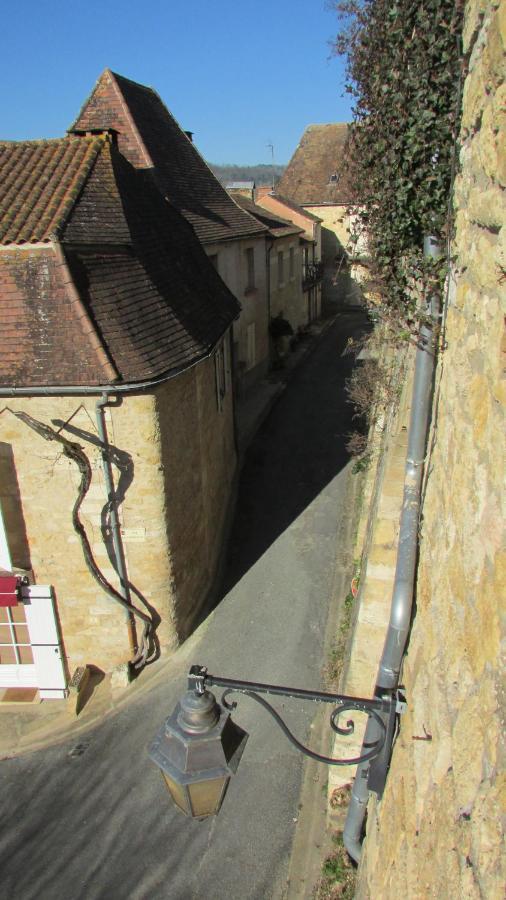 Aux Portes De L'Abbaye Saint Cyprien Bagian luar foto